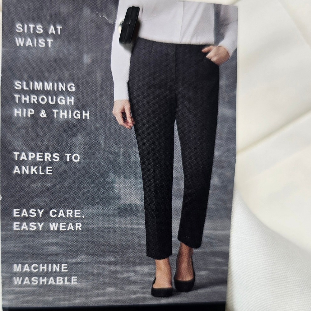 Liz Claiborne White Emma‎ Career Slim Leg Pants Women's Size 10 Taper to Ankle